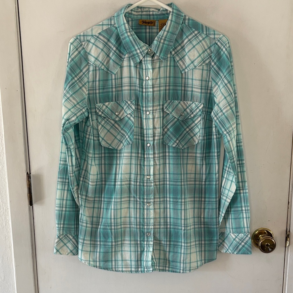 Wrangler turquoise white plaid long sleeve button down western shirt Size Medium